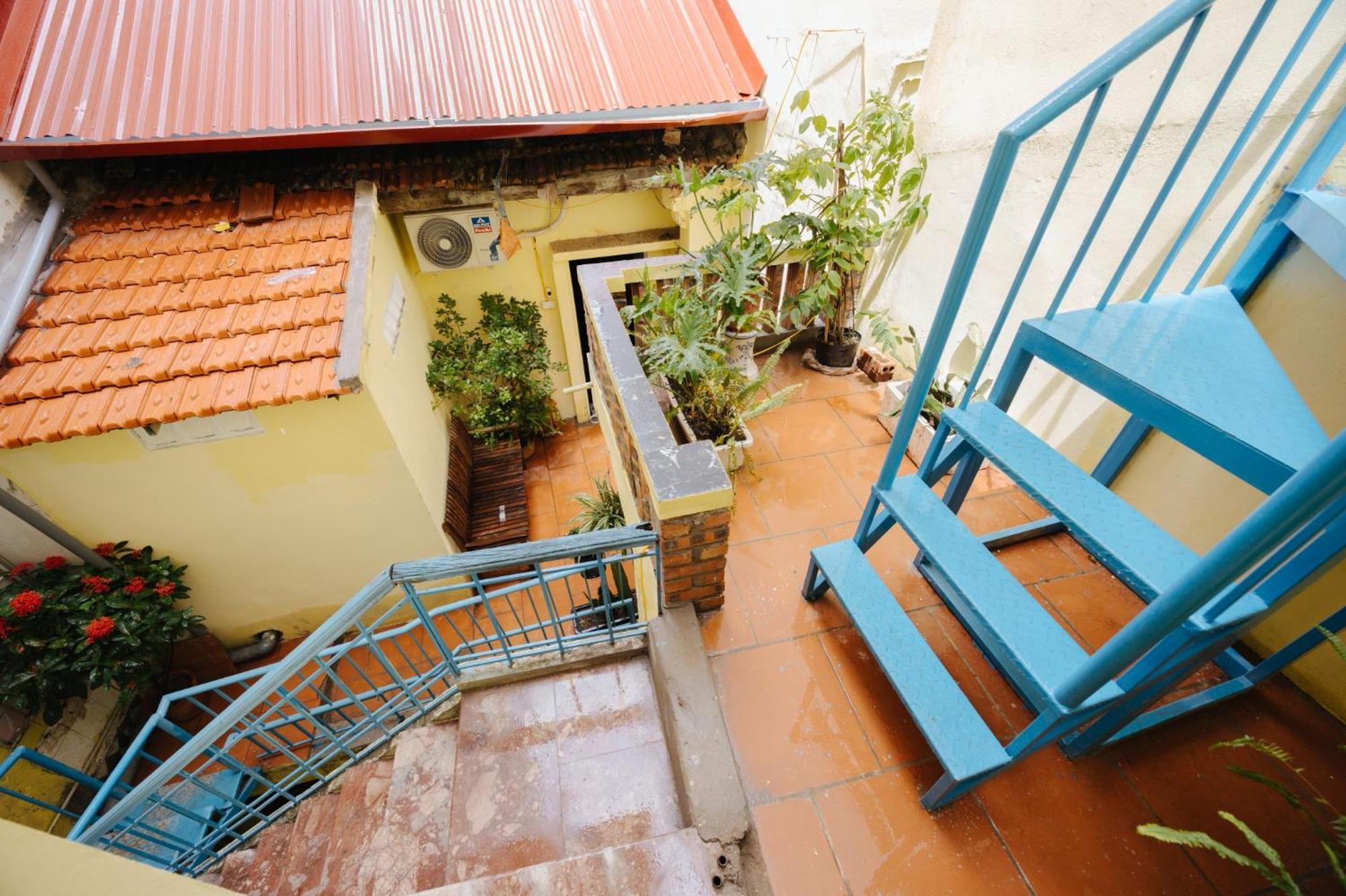 Homestay And Eggcoffee Central Hanoi Old Quarter Екстериор снимка