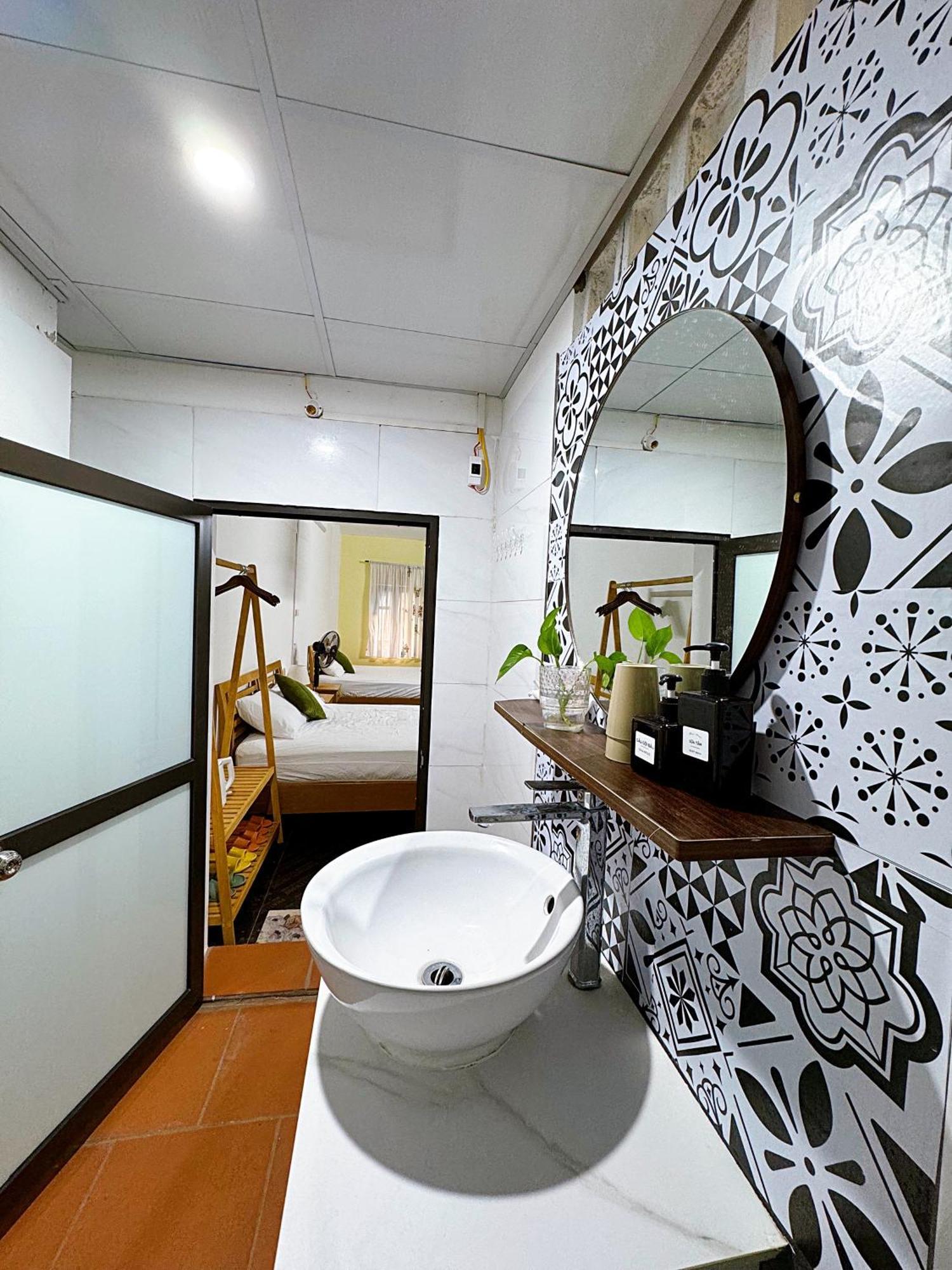 Homestay And Eggcoffee Central Hanoi Old Quarter Екстериор снимка